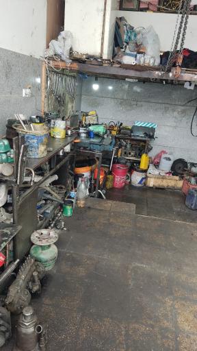 عکس تعمیرگاه رضا رنجبر (بنز،ولوو،کاویان)