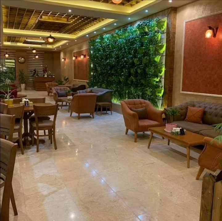 عکس کافه رستوران لاوان لانژ