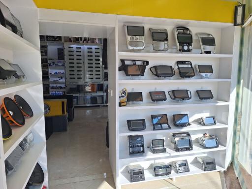 عکس سیستم صوتی و حفاظتی خودرو