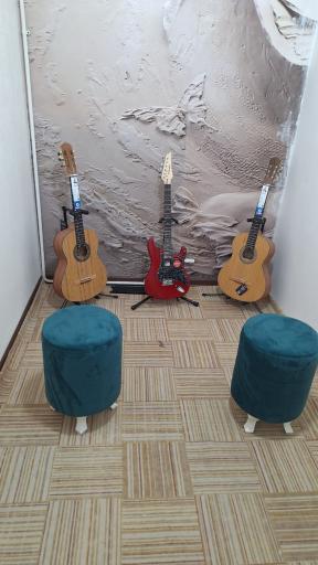 عکس آموزشگاه موسیقی و هنری آزاد آوای کهن 