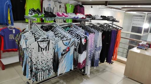 عکس فروشگاه کالاهای ورزشی یزدان