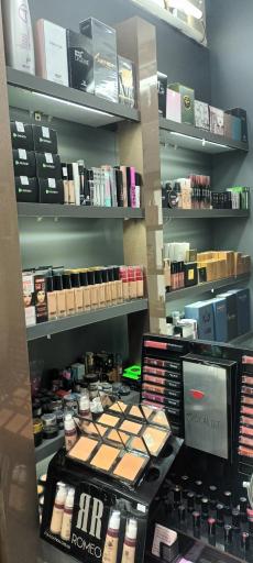 عکس گالری آرایشی میلانو