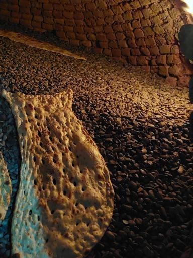 عکس نانوایی سنگک