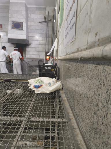 عکس نانوایی سنگک