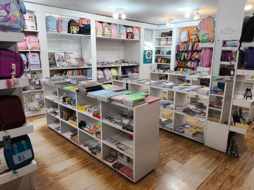 کتابفروشی و لوازم التحریر شبهای روشن