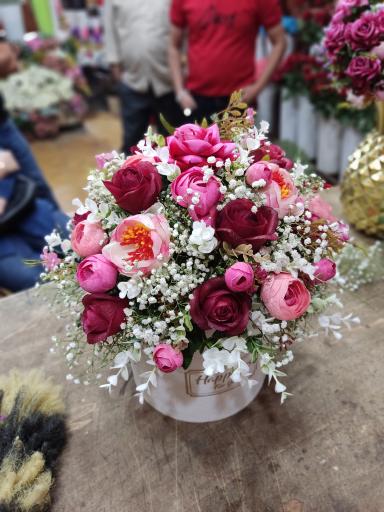 عکس گل فروشی نادری