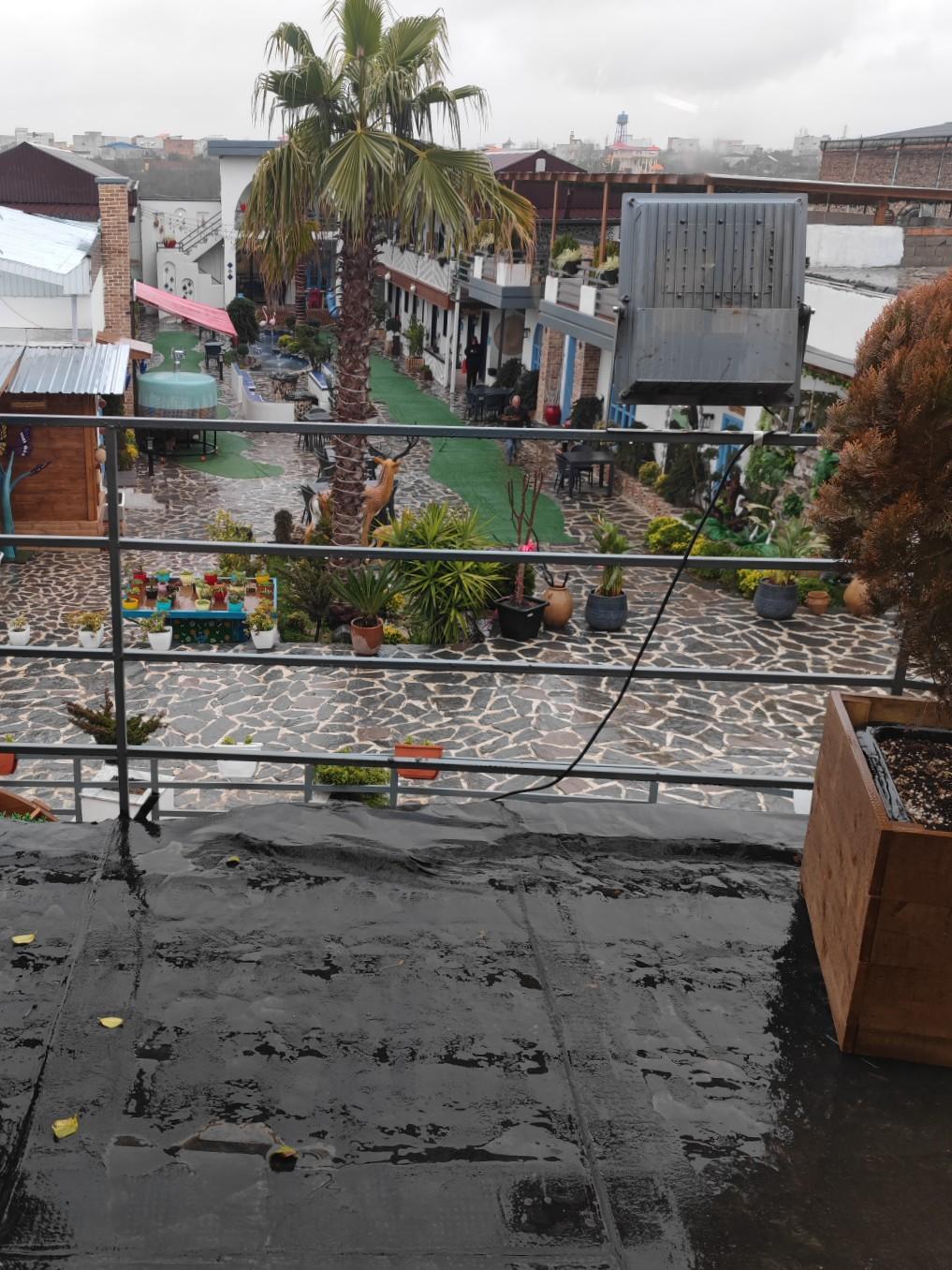 عکس باغ رستوران و تهیه غذا میزبان