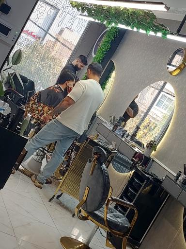 عکس آرایشگاه مردانه طلا