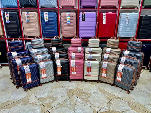 عکس فروشگاه چمدان ماهِ سال