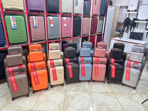 عکس فروشگاه چمدان ماهِ سال