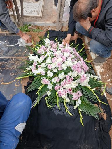 عکس مزار اکبر ایرانمنش