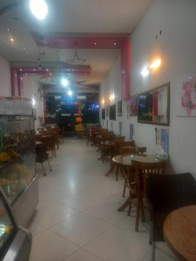 عکس کافی‌شاپ بهار