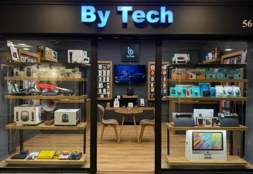 عکس خدمات موبایل و کامپیوتر بای تک