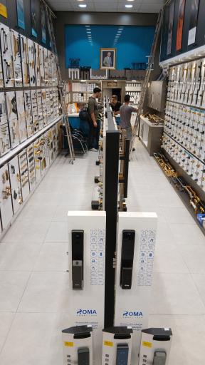 عکس فروشگاه دنیای کلید