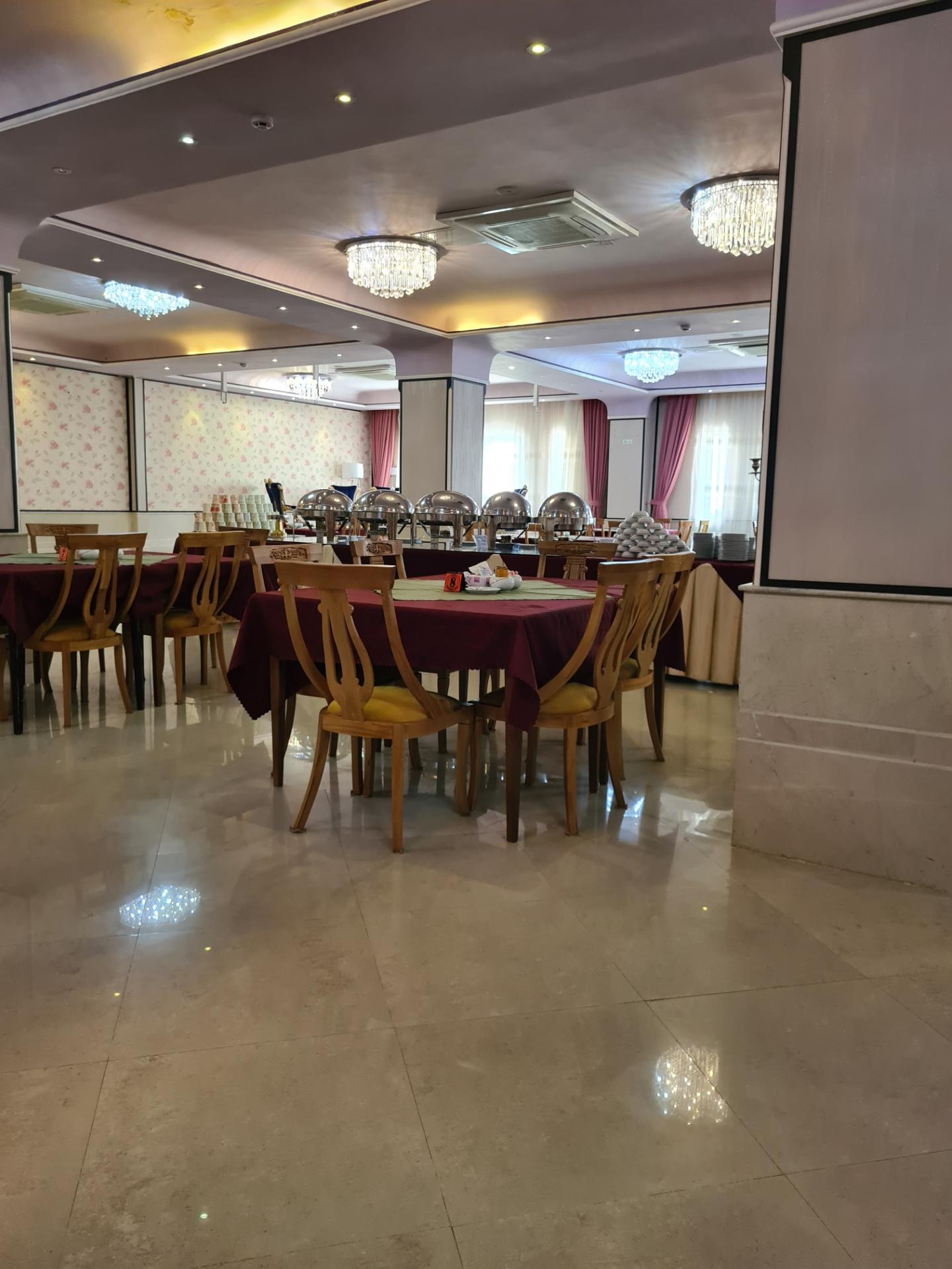 عکس رستوران گوت‌که‌مال