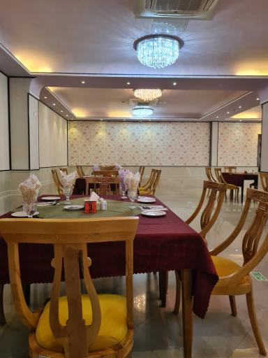 عکس رستوران گوت‌که‌مال