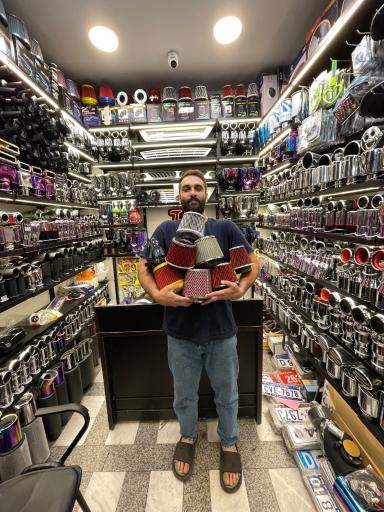 عکس فروشگاه لوازم اسپرت اگزوز سادات