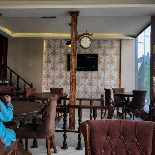 کافی‌شاپ راز