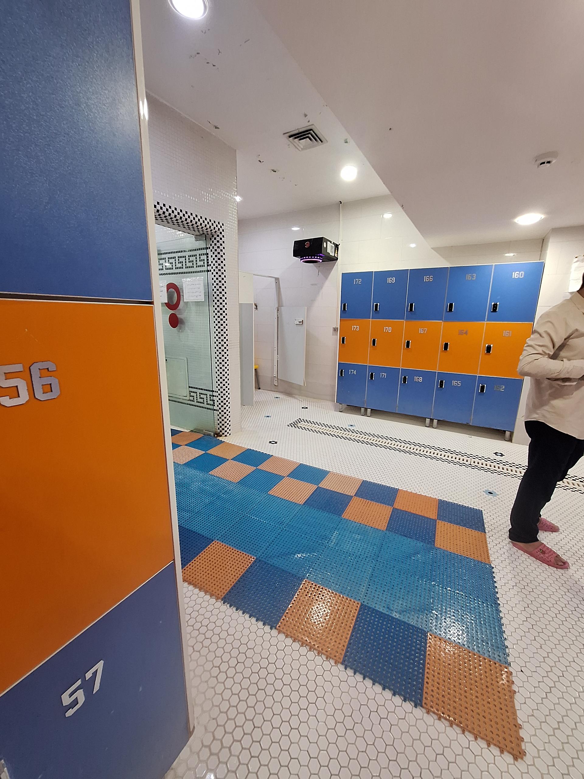 عکس استخر دانشگاه قم