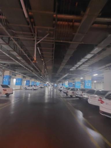 عکس پارکینگ ایرانمال