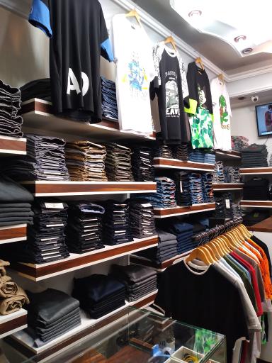 عکس فروشگاه باتیسمن