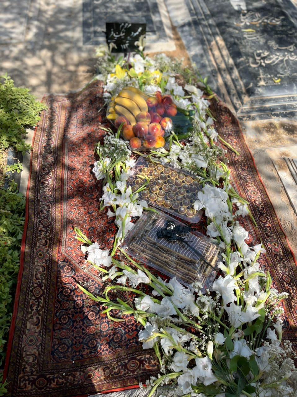 عکس مزار حاج محمود نیکفر 