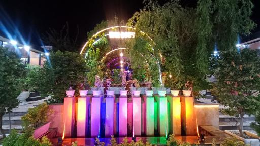 عکس کافه عمارت طلایی