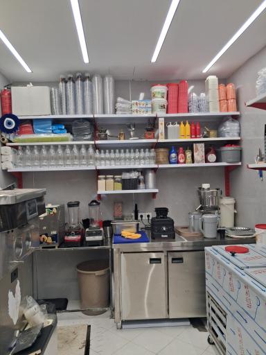 عکس آبمیوه و بستنی بابا بسنتی