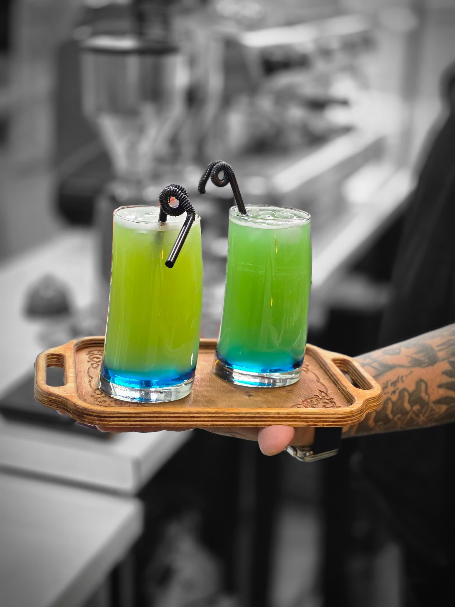 عکس کافه بازرگان 