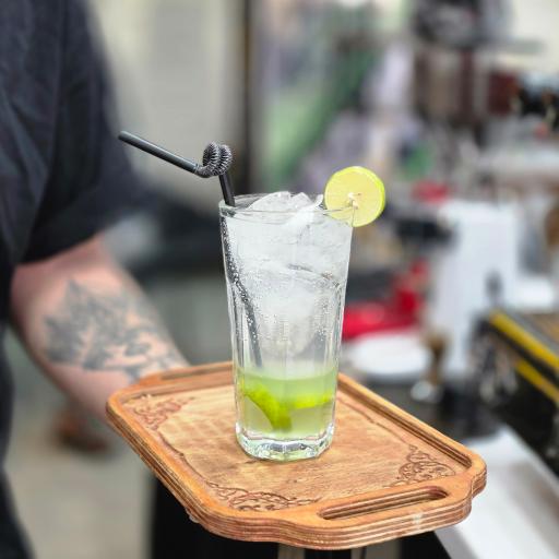 عکس کافه بازرگان 