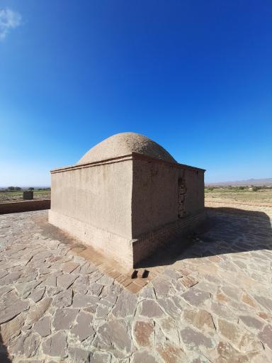 عکس مقبره شیخ حسن جوری