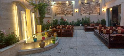 عکس رستوران تخت طاووس