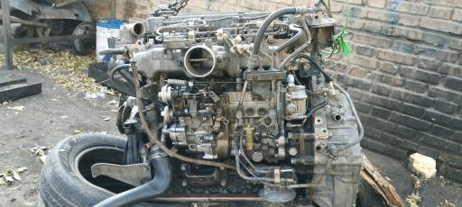 عکس تعمیرگاه کامیونت های دیزل عجم