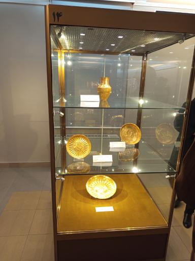 عکس موزه رضا عباسی