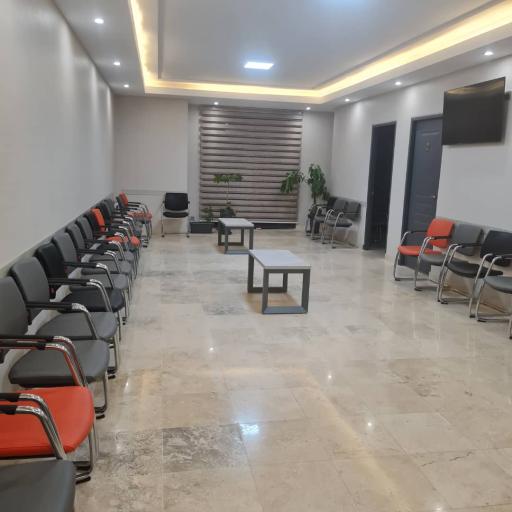 عکس دکتر حمید حصاری کیا فوق تخصص جراحی ستون فقرات