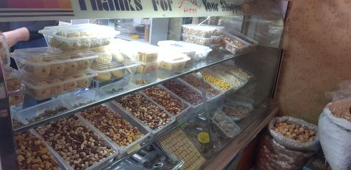 عکس آجیل و شیرینی ماهان