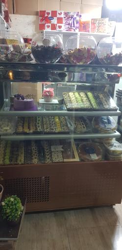 عکس آجیل و شیرینی ماهان