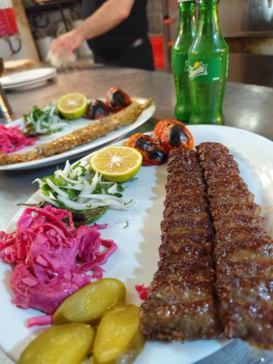 عکس رستوران قصر طلایی