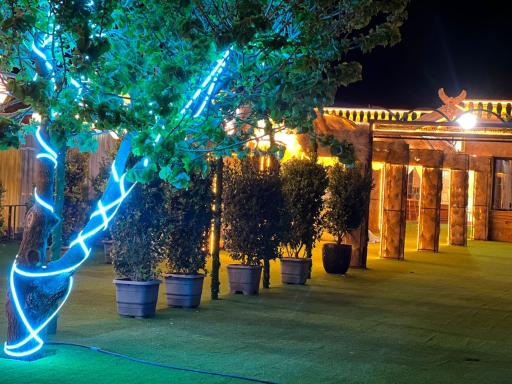 عکس باغ تالار رادین