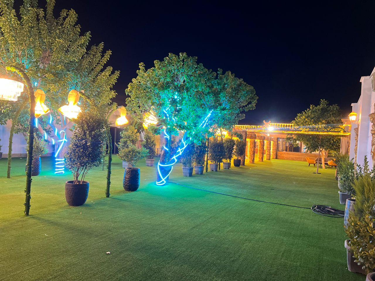 عکس باغ تالار رادین