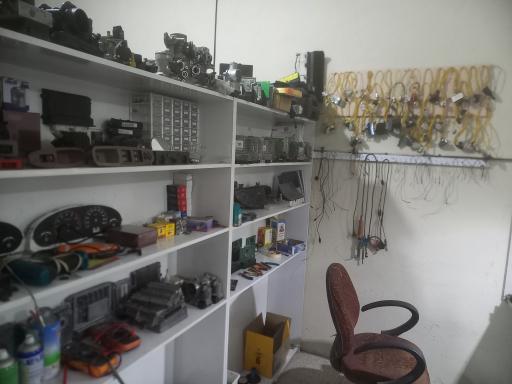 عکس تنظیم موتور و برق خودرو رضا