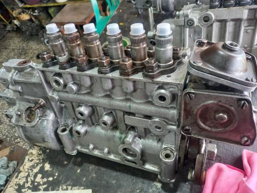 عکس سرویس پمپ و انژکتور استاندارد محمدی 