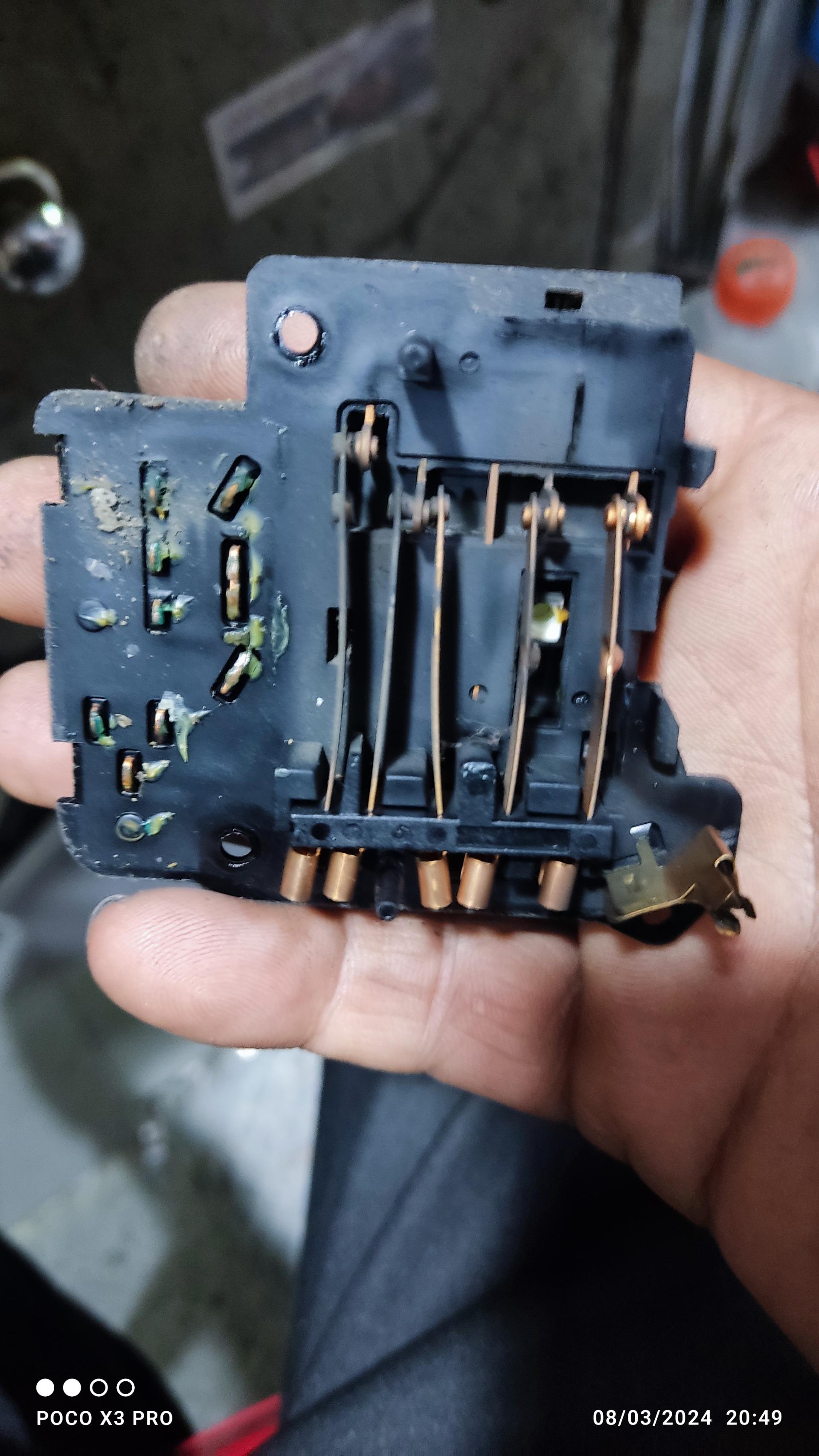 عکس خدمات برق و کولر خودرو 