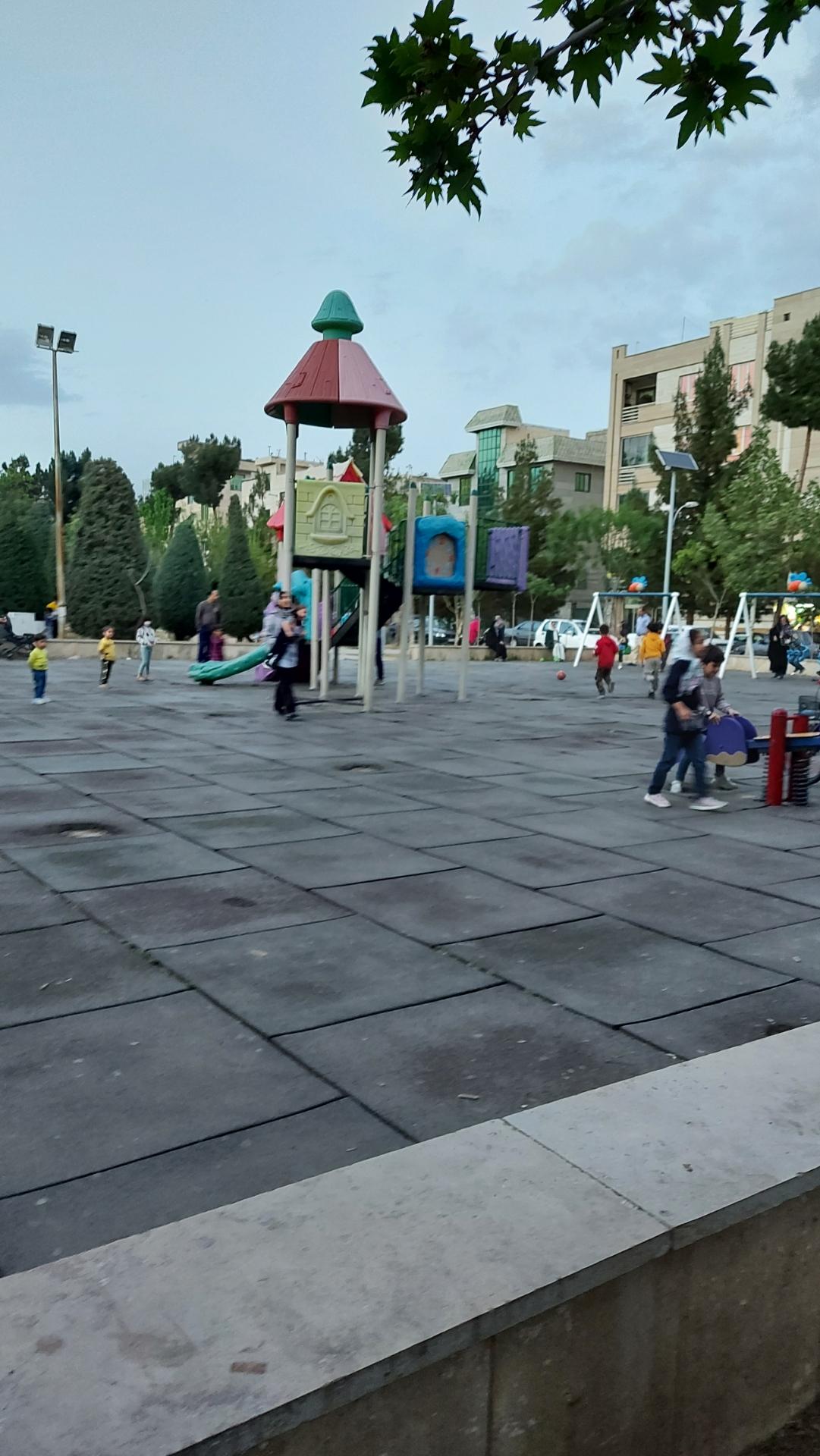 عکس زمین بازی کودکان
