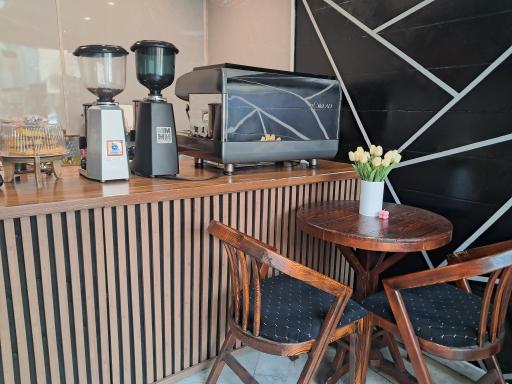 عکس کافه عزیز