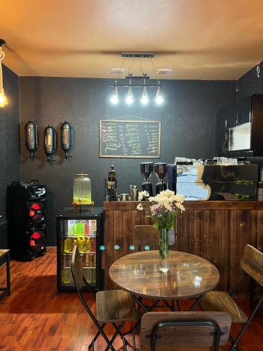 عکس کافی شاپ خیابان هشتم