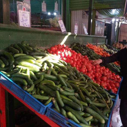 عکس بازار میوه و تره بار امید دژبان