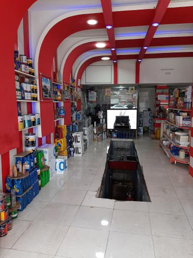 عکس اتوسرویس و تعویض روغنی حسن کرمی