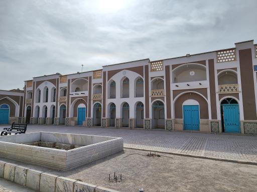 عکس محور و میدان تاریخی حاج امین 