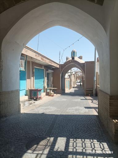 عکس محور و میدان تاریخی حاج امین 